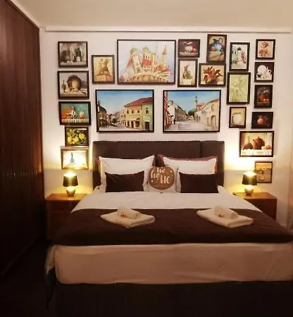 Apartman Trg - Square