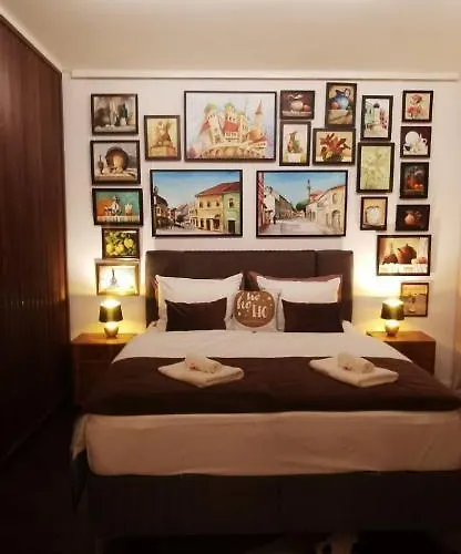 Apartman Trg - Square